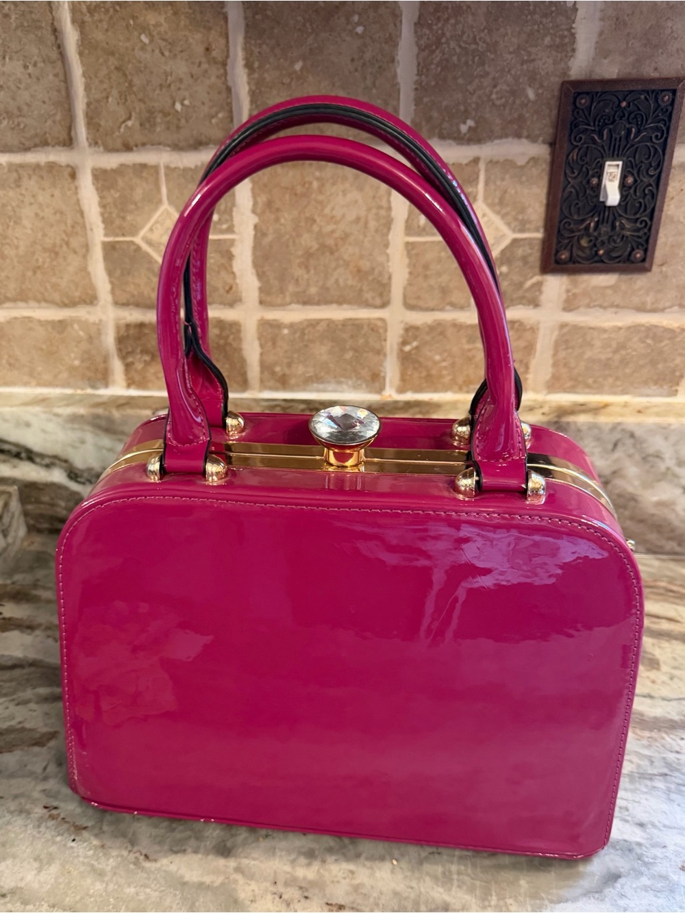 Glossy Fuchsia Patent Shoulder Bag with Gold Feet